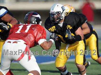 Thumbnail 2 in 605 All-Star Football Game photogallery.