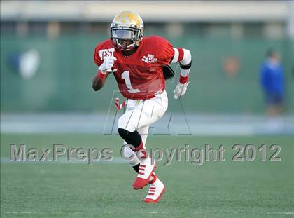 Thumbnail 1 in 605 All-Star Football Game photogallery.