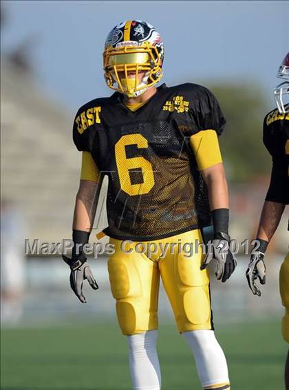 Thumbnail 3 in 605 All-Star Football Game photogallery.