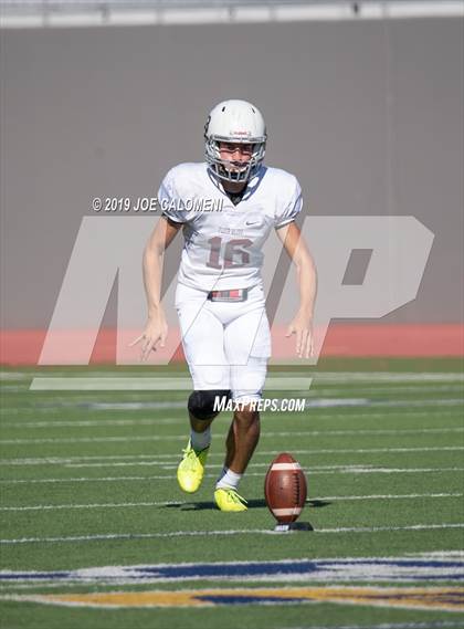 Thumbnail 2 in Wagner vs Flour Bluff (UIL 5A Region 4 Division 1 Area Playoff) photogallery.
