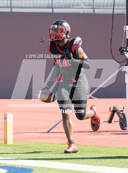 Thumbnail 3 in Wagner vs Flour Bluff (UIL 5A Region 4 Division 1 Area Playoff) photogallery.