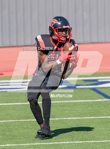 Thumbnail 2 in Wagner vs Flour Bluff (UIL 5A Region 4 Division 1 Area Playoff) photogallery.