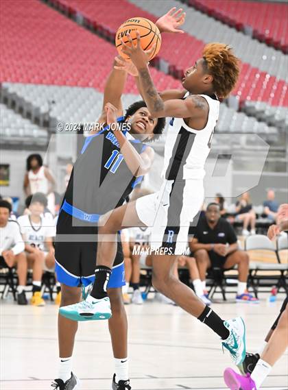Thumbnail 3 in Windward vs. Rainier Beach (Section 7) photogallery.