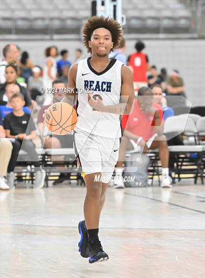 Thumbnail 1 in Windward vs. Rainier Beach (Section 7) photogallery.