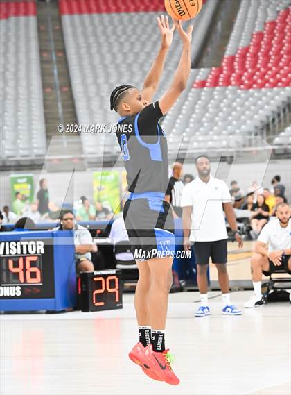 Thumbnail 1 in Windward vs. Rainier Beach (Section 7) photogallery.