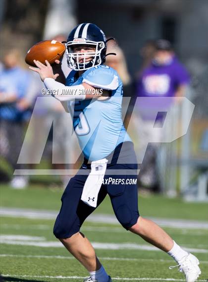 Thumbnail 2 in Johnston City @ Mater Dei (IHSA 2A Second Round Playoff) photogallery.