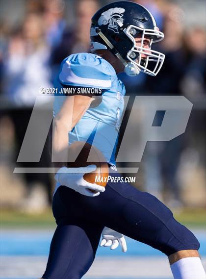 Thumbnail 3 in Johnston City @ Mater Dei (IHSA 2A Second Round Playoff) photogallery.