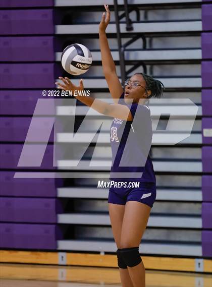 Thumbnail 2 in Spalding vs Luella (4A Area 4 Tournament) photogallery.
