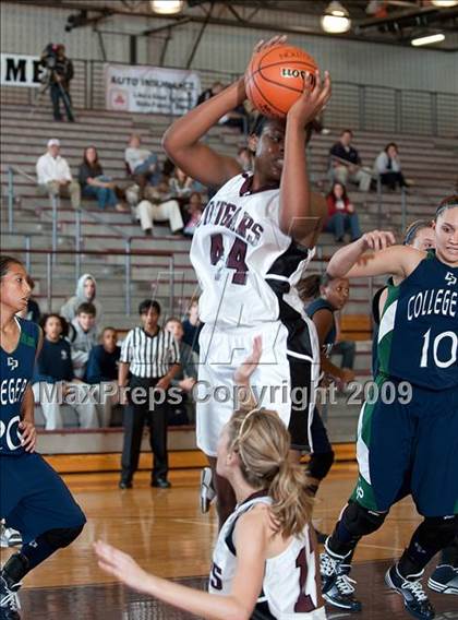 Thumbnail 1 in Cinco Ranch vs. College Park  (McDonalds Texas Invitational) photogallery.