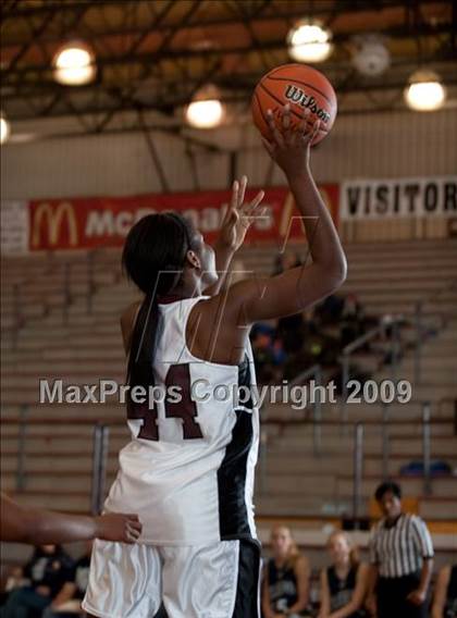 Thumbnail 2 in Cinco Ranch vs. College Park  (McDonalds Texas Invitational) photogallery.