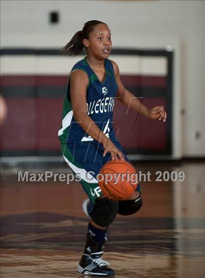 Thumbnail 2 in Cinco Ranch vs. College Park  (McDonalds Texas Invitational) photogallery.