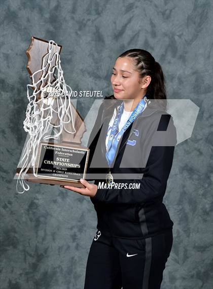 Thumbnail 3 in Caruthers (CIF State D2 Awards) photogallery.