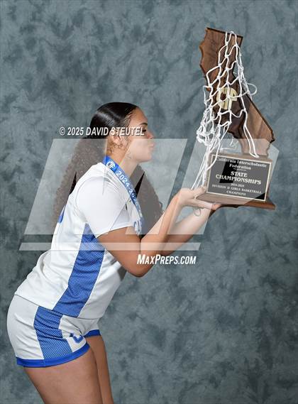 Thumbnail 3 in Caruthers (CIF State D2 Awards) photogallery.