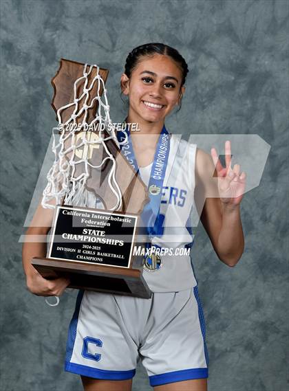 Thumbnail 1 in Caruthers (CIF State D2 Awards) photogallery.