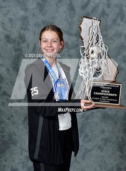 Thumbnail 1 in Caruthers (CIF State D2 Awards) photogallery.