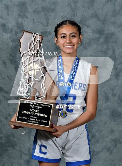 Thumbnail 3 in Caruthers (CIF State D2 Awards) photogallery.