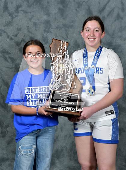 Thumbnail 3 in Caruthers (CIF State D2 Awards) photogallery.