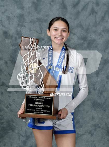 Thumbnail 3 in Caruthers (CIF State D2 Awards) photogallery.
