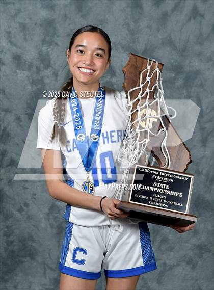 Thumbnail 2 in Caruthers (CIF State D2 Awards) photogallery.