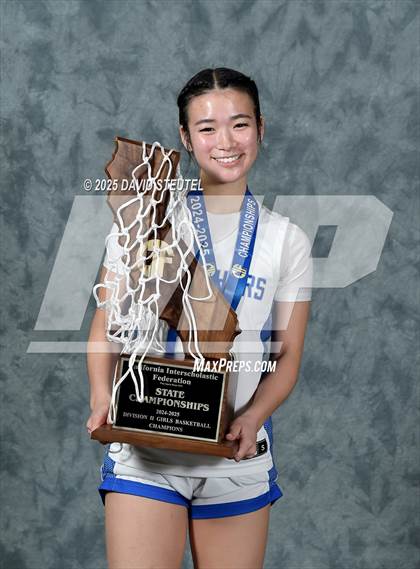 Thumbnail 1 in Caruthers (CIF State D2 Awards) photogallery.