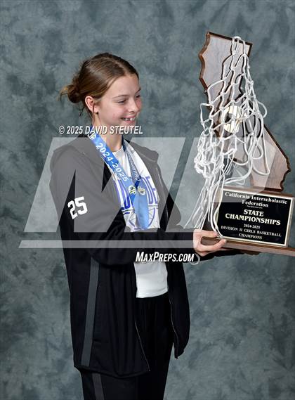 Thumbnail 2 in Caruthers (CIF State D2 Awards) photogallery.