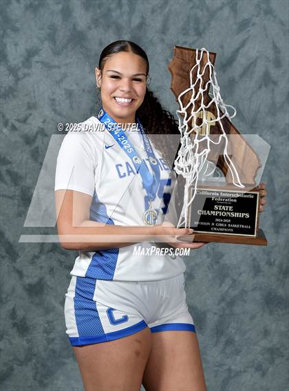 Thumbnail 2 in Caruthers (CIF State D2 Awards) photogallery.