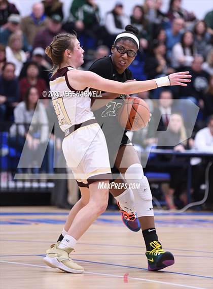 Thumbnail 1 in Stow-Munroe Falls vs. Aurora (OHSAA D1 Sectional Playoff) photogallery.
