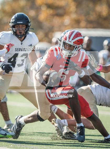 Thumbnail 2 in FR: Servite @ Mater Dei photogallery.