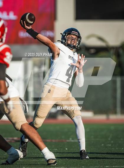 Thumbnail 2 in FR: Servite @ Mater Dei photogallery.