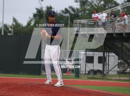 Thumbnail 2 in Central Catholic @ Opelousas Catholic (LHSAA Division IV Select Semifinal) photogallery.
