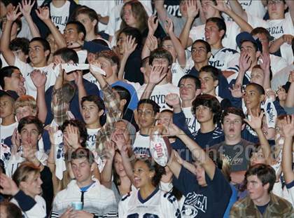 Thumbnail 2 in Loyola vs. De La Salle photogallery.