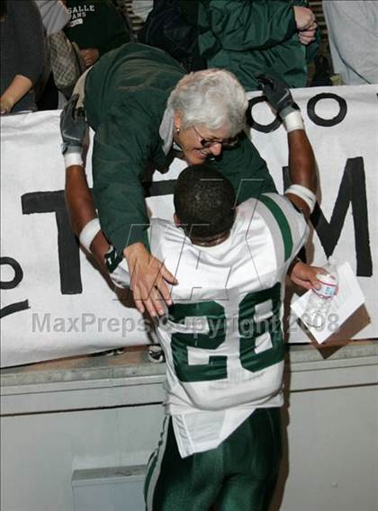 Thumbnail 2 in Loyola vs. De La Salle photogallery.