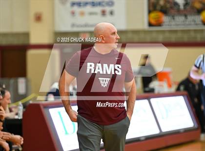 Thumbnail 3 in La Salle Academy vs. Tolman (RIIL State Elite 8) photogallery.