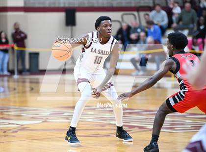 Thumbnail 2 in La Salle Academy vs. Tolman (RIIL State Elite 8) photogallery.