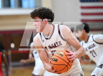 Thumbnail 3 in La Salle Academy vs. Tolman (RIIL State Elite 8) photogallery.