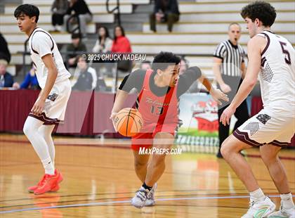 Thumbnail 2 in La Salle Academy vs. Tolman (RIIL State Elite 8) photogallery.