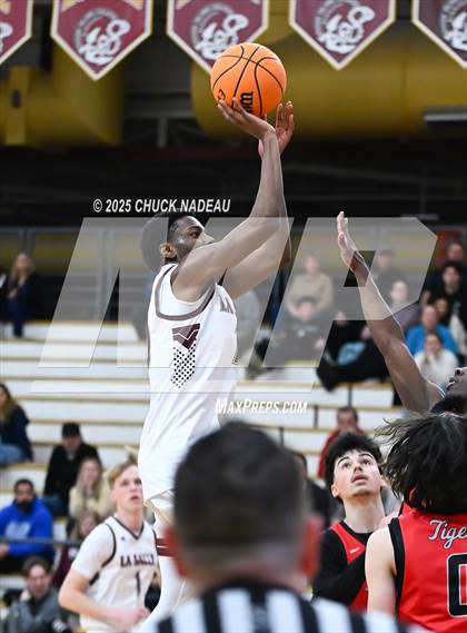 Thumbnail 1 in La Salle Academy vs. Tolman (RIIL State Elite 8) photogallery.