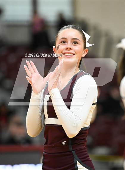 Thumbnail 2 in La Salle Academy vs. Tolman (RIIL State Elite 8) photogallery.
