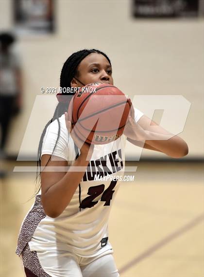Thumbnail 3 in Basha @ Hamilton photogallery.