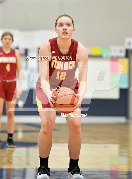 Thumbnail 3 in Winlock vs Napavine (WIAA 2B District Playoff) photogallery.