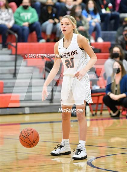 Thumbnail 2 in Winlock vs Napavine (WIAA 2B District Playoff) photogallery.