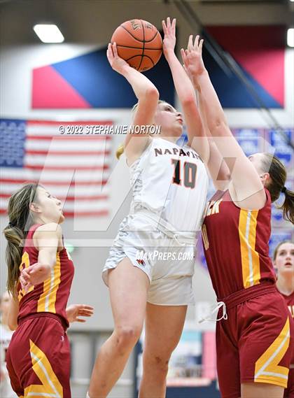 Thumbnail 2 in Winlock vs Napavine (WIAA 2B District Playoff) photogallery.