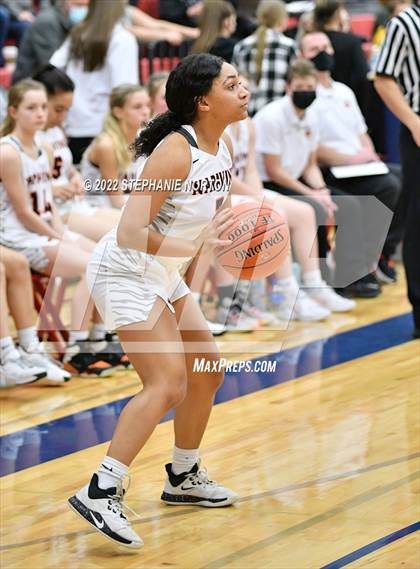 Thumbnail 1 in Winlock vs Napavine (WIAA 2B District Playoff) photogallery.