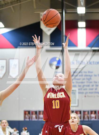 Thumbnail 1 in Winlock vs Napavine (WIAA 2B District Playoff) photogallery.