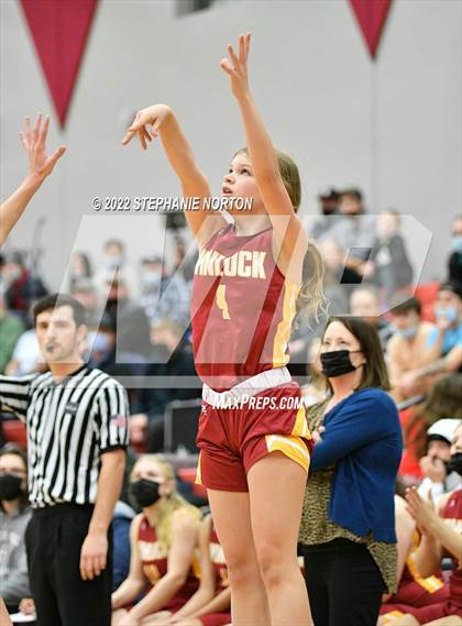 Thumbnail 2 in Winlock vs Napavine (WIAA 2B District Playoff) photogallery.