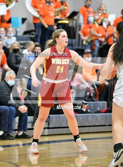 Thumbnail 2 in Winlock vs Napavine (WIAA 2B District Playoff) photogallery.