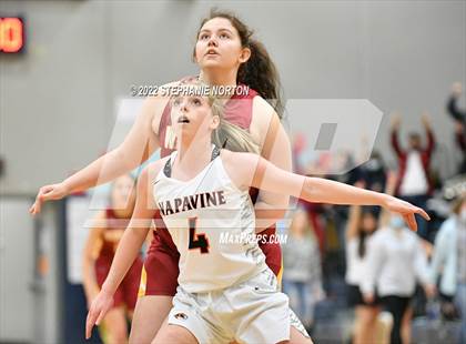 Thumbnail 2 in Winlock vs Napavine (WIAA 2B District Playoff) photogallery.
