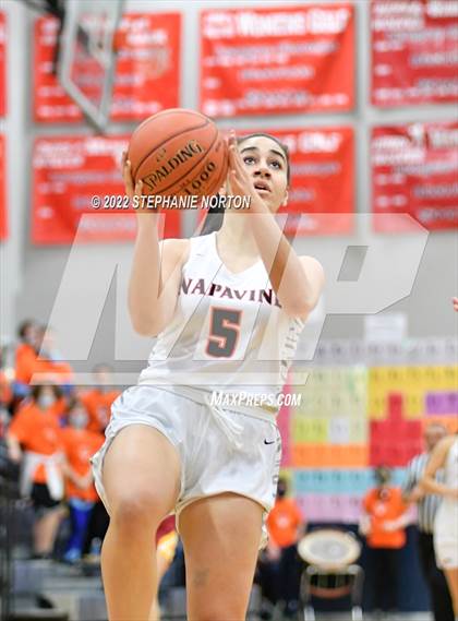 Thumbnail 3 in Winlock vs Napavine (WIAA 2B District Playoff) photogallery.