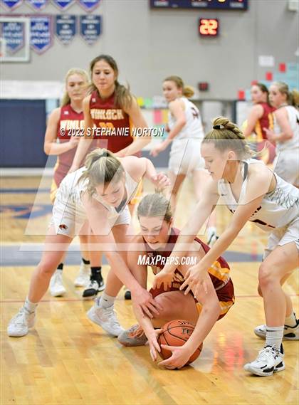 Thumbnail 1 in Winlock vs Napavine (WIAA 2B District Playoff) photogallery.