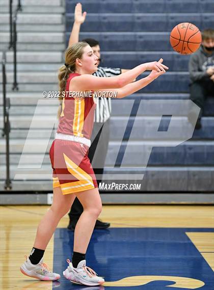 Thumbnail 1 in Winlock vs Napavine (WIAA 2B District Playoff) photogallery.